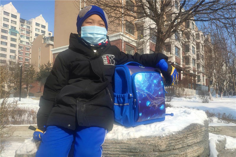 来自小学生的期末考试奖励：卡拉羊追光者抑菌减负功能书包