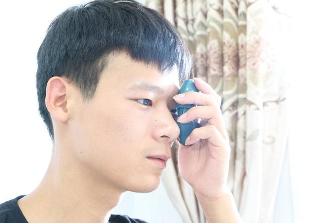 每次滴眼药水都手残，手机玩多眼睛难受？艾诗摩尔眼部护理仪测评