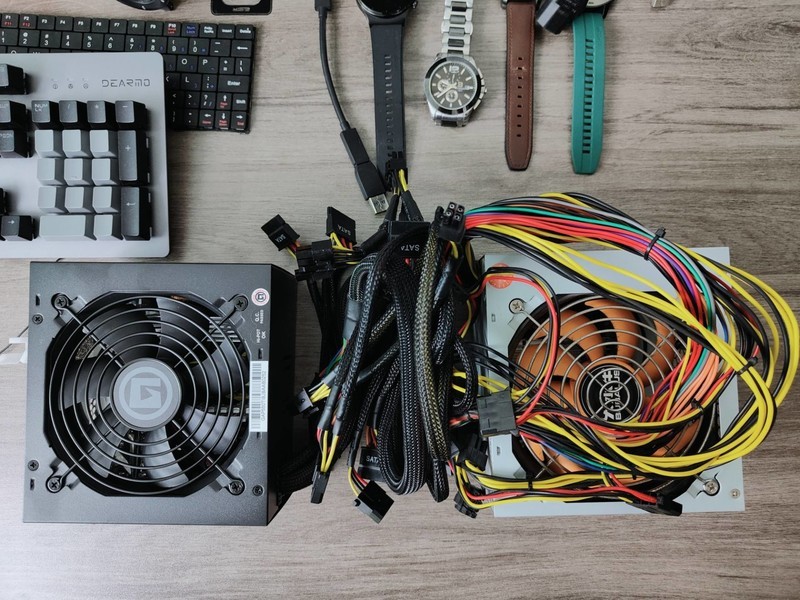 电脑电源选择不当，电压虚标运行不稳定，从根源解决问题