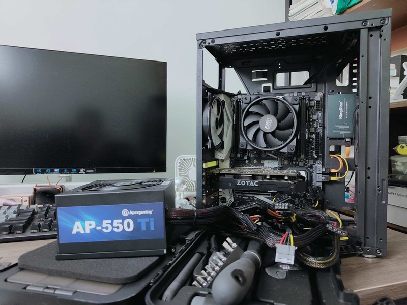 电脑电源选择不当，电压虚标运行不稳定，从根源解决问题