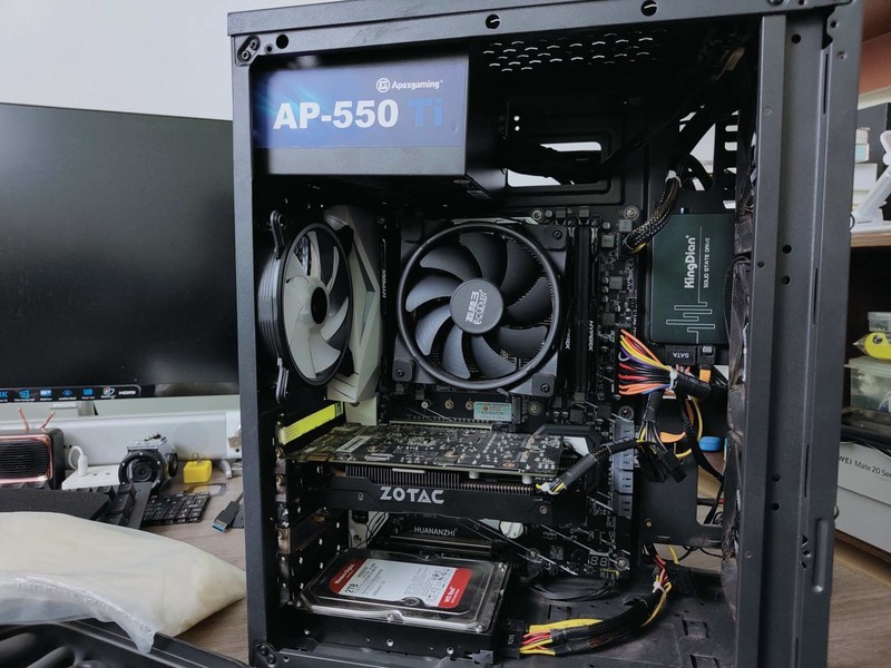 电脑电源选择不当，电压虚标运行不稳定，从根源解决问题