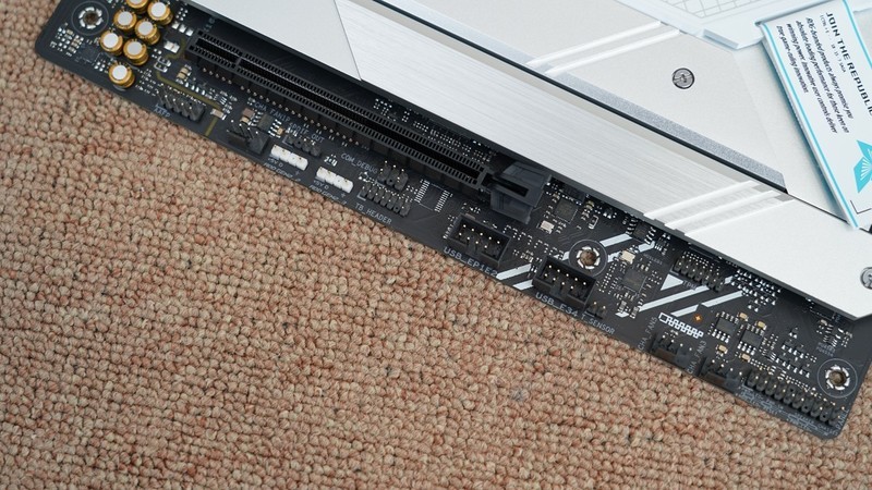 保证扫雷不卡！怒砸2.5W打造的12代高端主机分享