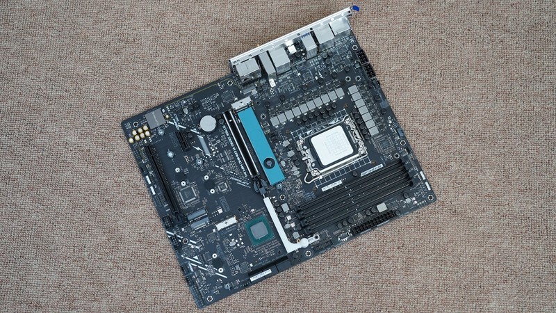 保证扫雷不卡！怒砸2.5W打造的12代高端主机分享