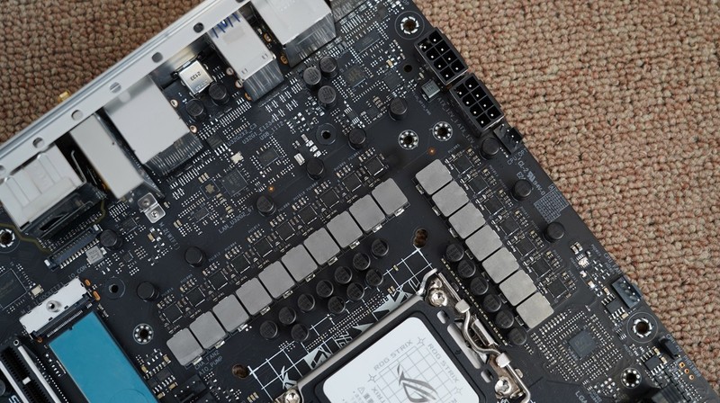 保证扫雷不卡！怒砸2.5W打造的12代高端主机分享