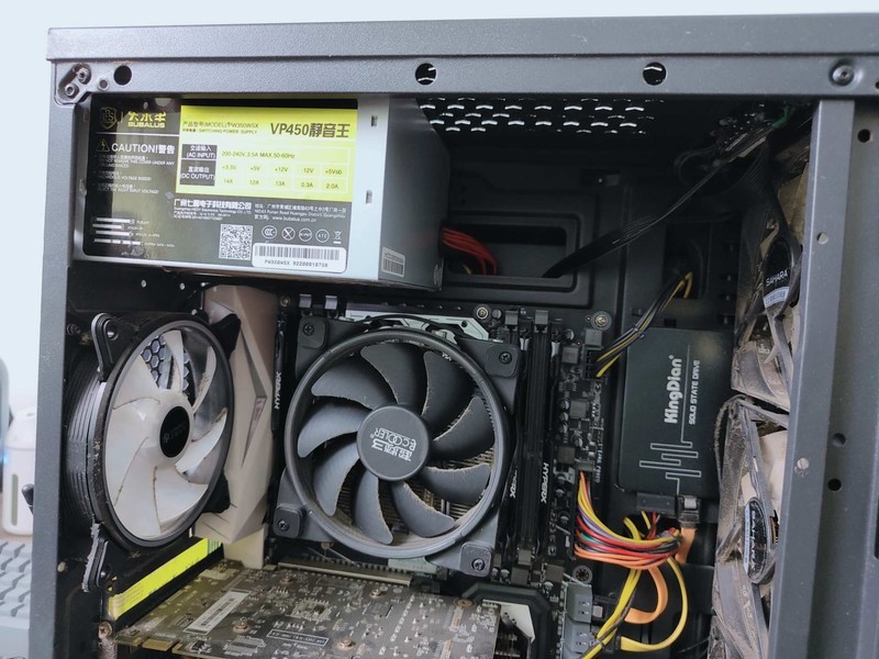 电脑电源选择不当，电压虚标运行不稳定，从根源解决问题