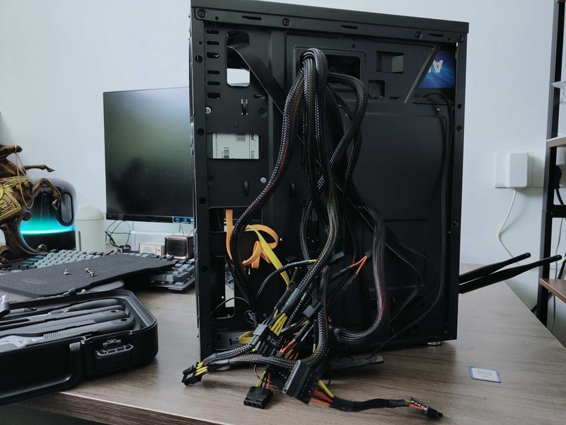 电脑电源选择不当，电压虚标运行不稳定，从根源解决问题