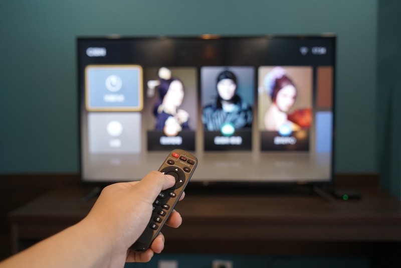 只需有网和一个屏幕，泰捷WE30C电视盒子成为看电视的新选择