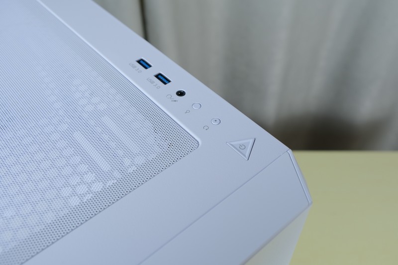 年末的“非性价比”装机，i5-10400F+RTX2060+XPG 皓月版上机