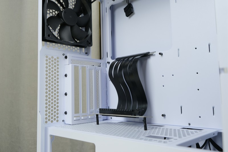 年末的“非性价比”装机，i5-10400F+RTX2060+XPG 皓月版上机