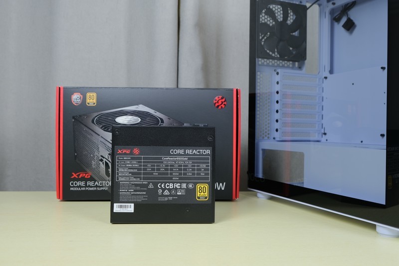 年末的“非性价比”装机，i5-10400F+RTX2060+XPG 皓月版上机