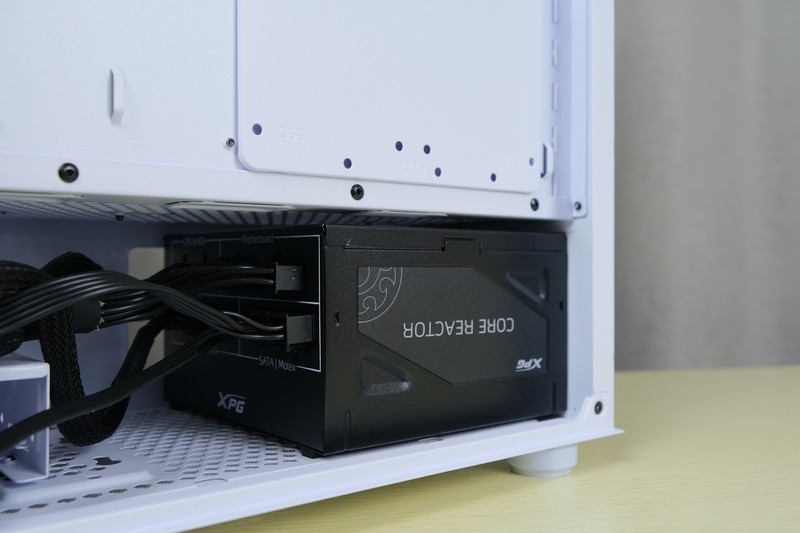 年末的“非性价比”装机，i5-10400F+RTX2060+XPG 皓月版上机