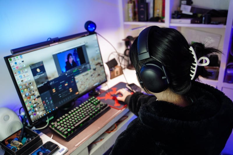 它革了电脑摄像头的命！雷蛇清姬专业版评测