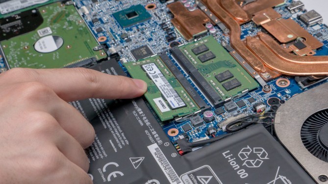 《搞机作战室》笔记本电脑硬盘/内存升级教程—F117-毒药篇