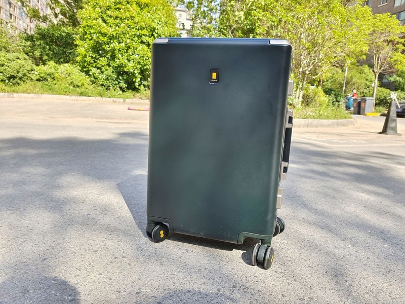 出行必备，小身材大肚量，地平线8号行李箱评测