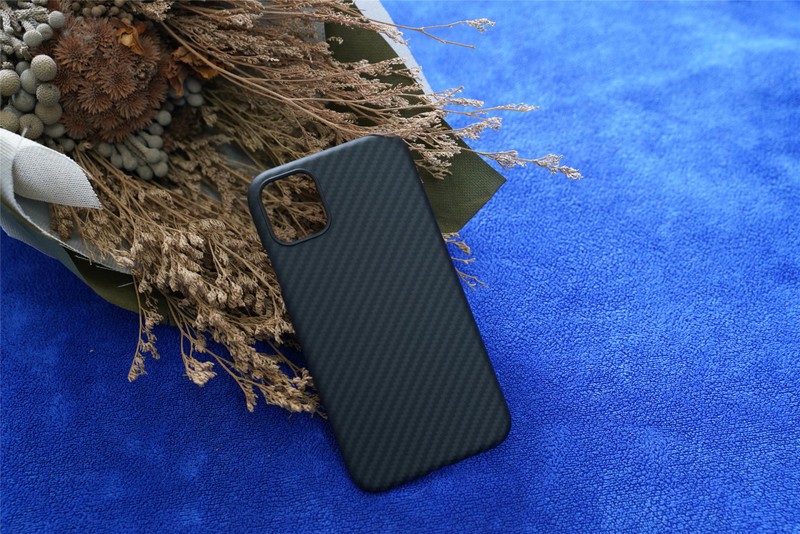 防弹材质抗摔耐磨仅重10克，二元开物凯夫拉手机壳评测