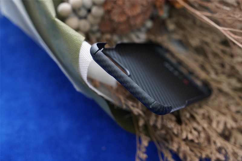 防弹材质抗摔耐磨仅重10克，二元开物凯夫拉手机壳评测