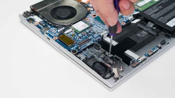 《搞机作战室》笔记本电脑硬盘/内存升级教程—F117-毒药篇