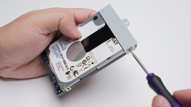 《搞机作战室》笔记本电脑硬盘/内存升级教程—F117-毒药篇