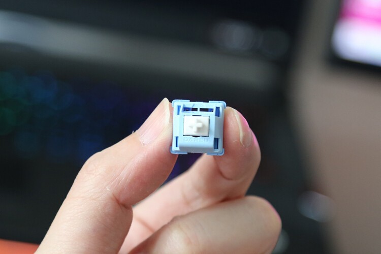 最佳入门客制化体验：达尔优A87天空蓝天空轴机械键盘+G黄PRO