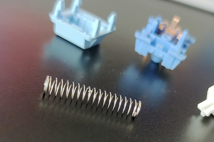 最佳入门客制化体验：达尔优A87天空蓝天空轴机械键盘+G黄PRO