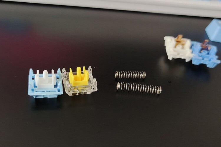 最佳入门客制化体验：达尔优A87天空蓝天空轴机械键盘+G黄PRO