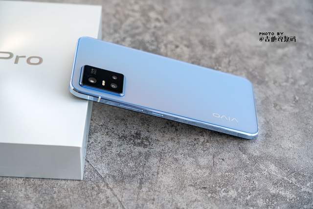 这种体验真的毒！vivo S10 Pro绮光焕彩版小评
