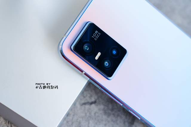 这种体验真的毒！vivo S10 Pro绮光焕彩版小评
