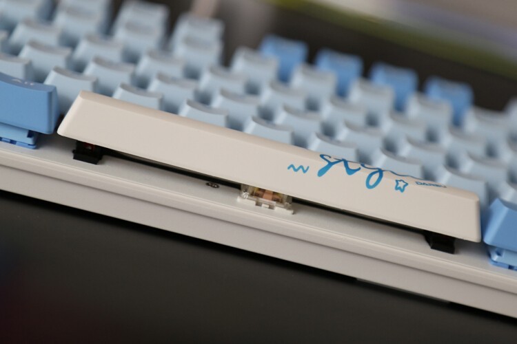 最佳入门客制化体验：达尔优A87天空蓝天空轴机械键盘+G黄PRO