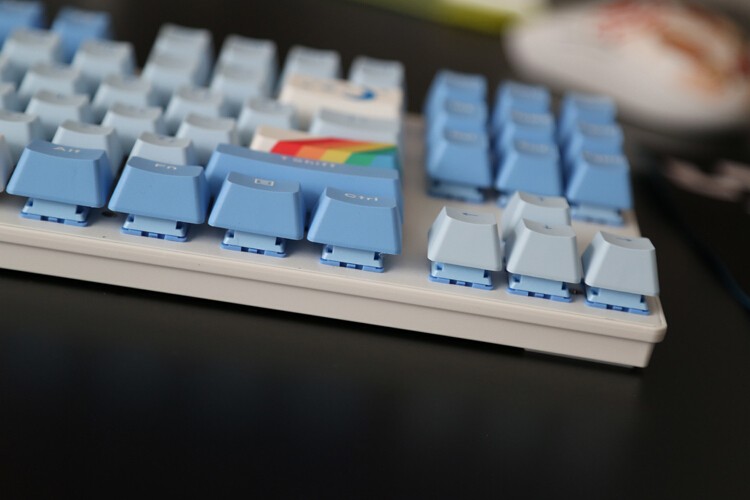 最佳入门客制化体验：达尔优A87天空蓝天空轴机械键盘+G黄PRO