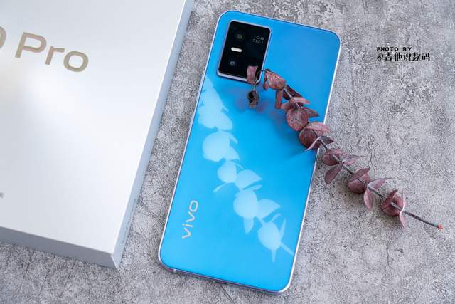这种体验真的毒！vivo S10 Pro绮光焕彩版小评