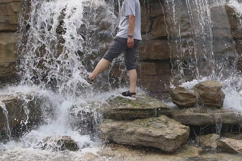 让双脚自由呼吸一夏，探路者时尚运动凉鞋评测