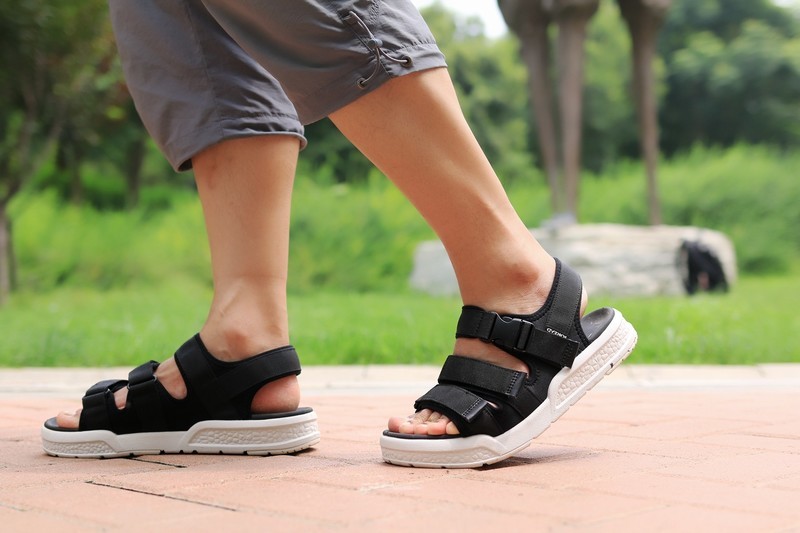 让双脚自由呼吸一夏，探路者时尚运动凉鞋评测