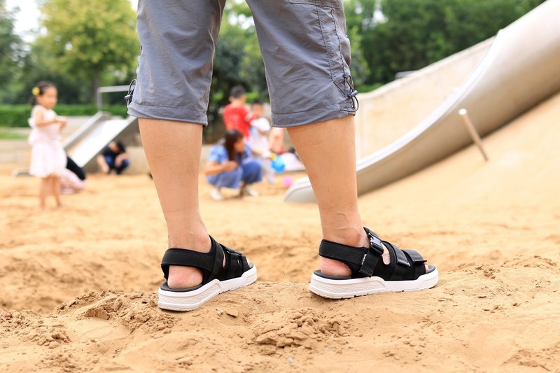 让双脚自由呼吸一夏，探路者时尚运动凉鞋评测