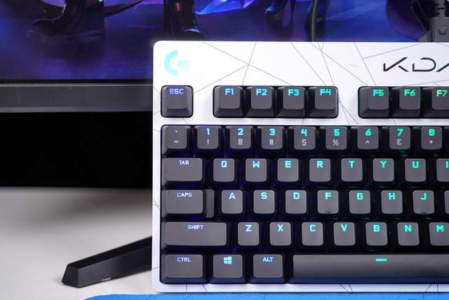 当安钛克FLUX电竞机箱遇到KDA甄选礼盒，会擦出什么样的火花呢？