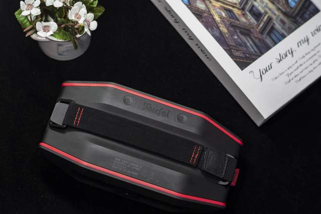 浸在水里都能用的蓝牙音箱！德国品质果然名不虚传，音质也很硬核