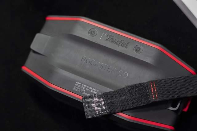 浸在水里都能用的蓝牙音箱！德国品质果然名不虚传，音质也很硬核