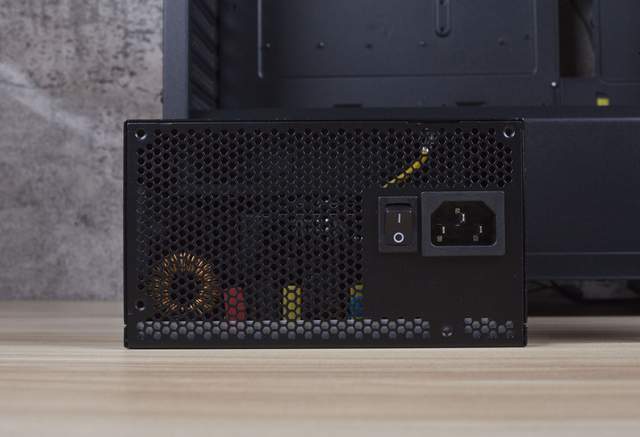 Z590竟与B560同价？性价比之王铭瑄iCraftZ590 WiFi体验