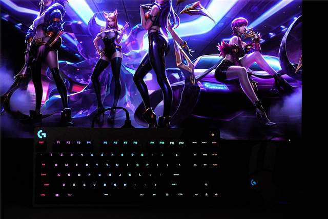 当安钛克FLUX电竞机箱遇到KDA甄选礼盒，会擦出什么样的火花呢？