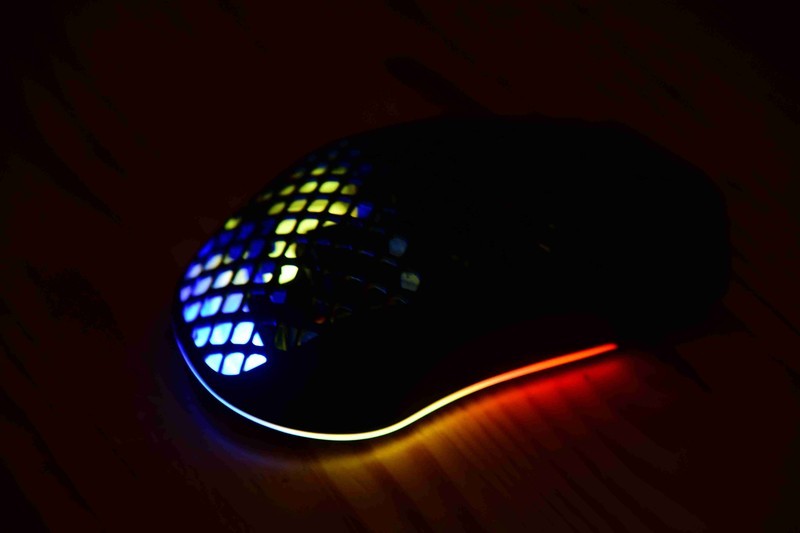 过年游戏硫酸手？—赛睿AEROX 3鼠标专治各种不服