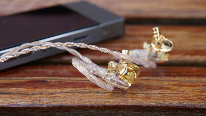 好看的耳机不会骗人 锦瑟香也TFZ ESSENCE 体验