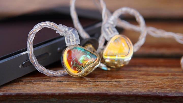 好看的耳机不会骗人 锦瑟香也TFZ ESSENCE 体验