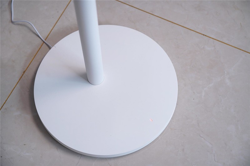 双层扇叶设计，支持小爱同学--米家直流变频循环落地扇电池版分享。