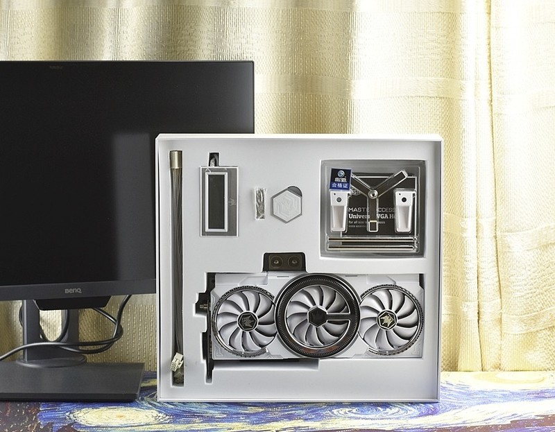 收衣服辣..不对.开箱辣 影驰GeForce RTX2080Ti名人堂10周年纪念版 过手即拥有