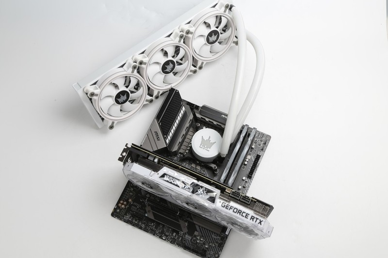 不务正业还是大胆创新？为了主机RGB灯效，连一体水冷管都不放过