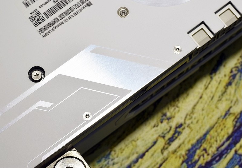 收衣服辣..不对.开箱辣 影驰GeForce RTX2080Ti名人堂10周年纪念版 过手即拥有