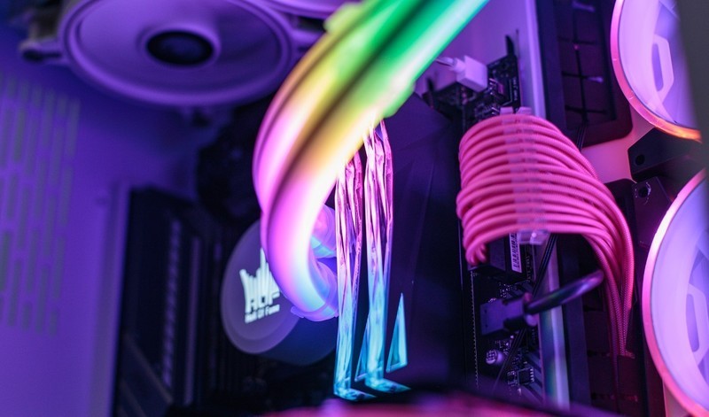 不务正业还是大胆创新？为了主机RGB灯效，连一体水冷管都不放过