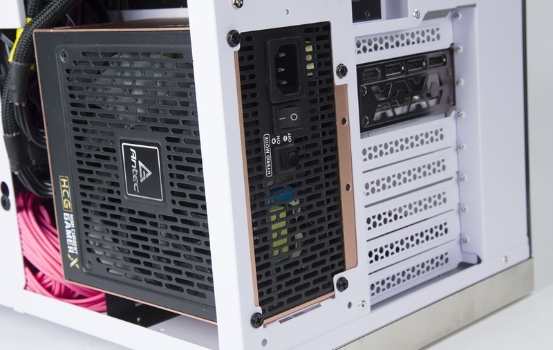 不务正业还是大胆创新？为了主机RGB灯效，连一体水冷管都不放过