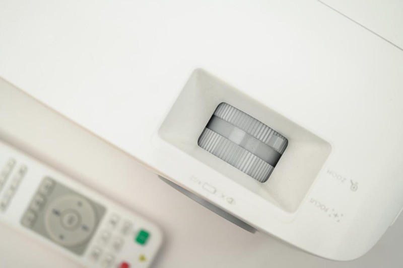 比简报人更懂会议的投影仪：明基E520智能办公投影仪评测