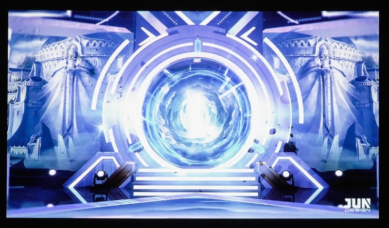 比简报人更懂会议的投影仪：明基E520智能办公投影仪评测