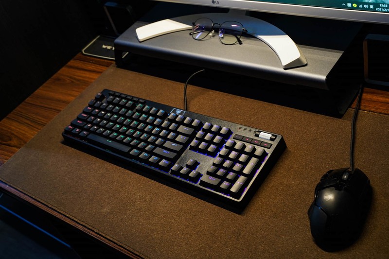 入手奥睿科软木皮革情侣双面鼠标垫，环保